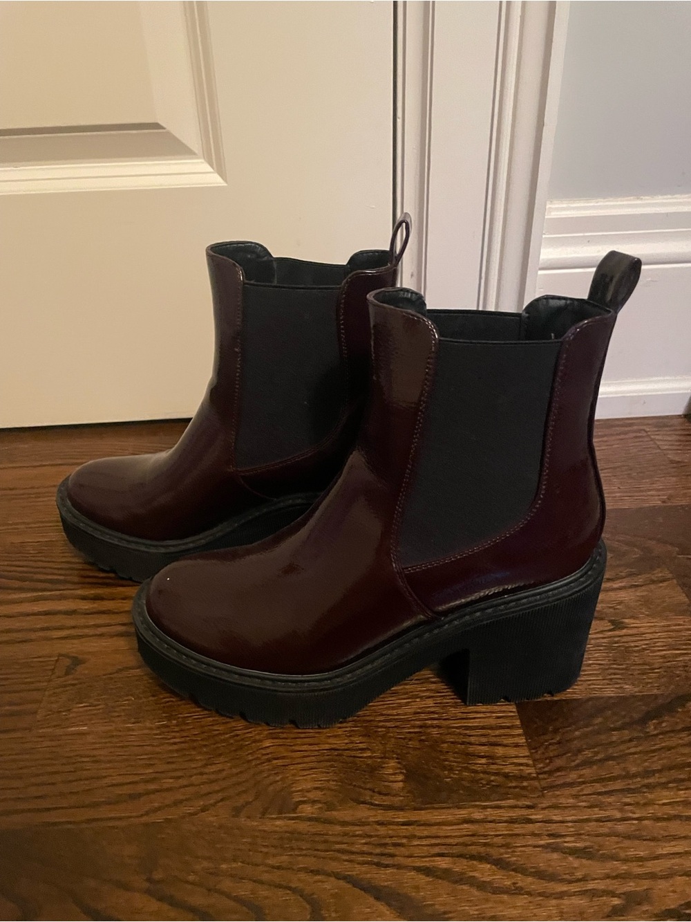 🍷 Dirty Laundry Burgundy/Brown Patent Chelsea Boots — Women’s 7.5